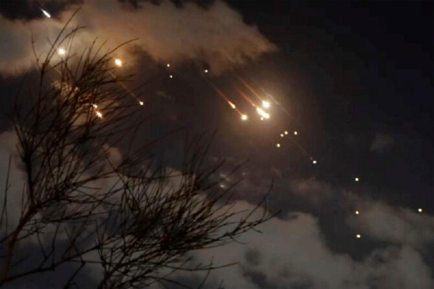 इरानले इजरायलमाथि मिसाइल आक्रमण, युद्ध चर्किने खतरा